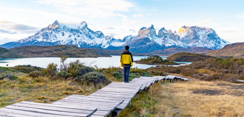 homem viajando pelo chile